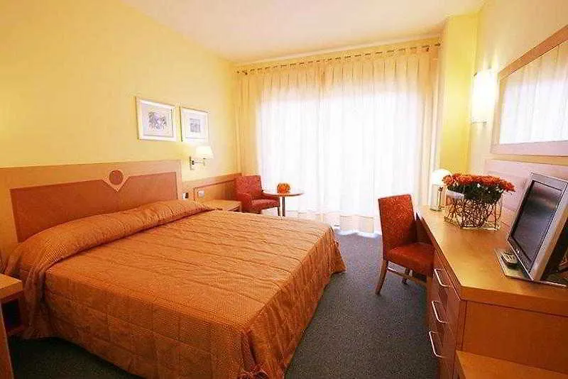Best Western Hotel I Triangoli Infernetto 4*,